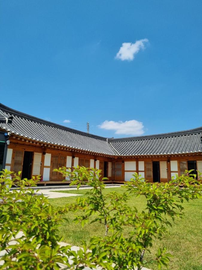 Wonhwaroo Vila Gyeongju Exterior foto