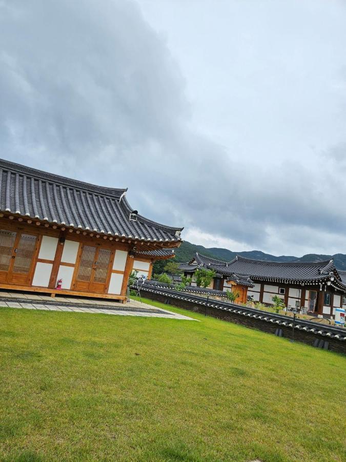 Wonhwaroo Vila Gyeongju Exterior foto