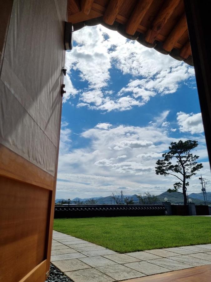 Wonhwaroo Vila Gyeongju Exterior foto